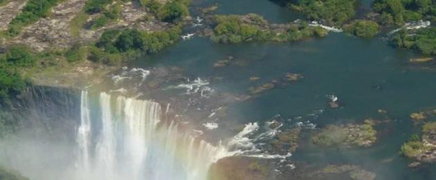 Victoria (jatuh).  Air Terjun Victoria (Air Terjun Victoria, Mosi-oa-Tunya) Penjelajah Afrika mana yang menemukan Air Terjun Victoria